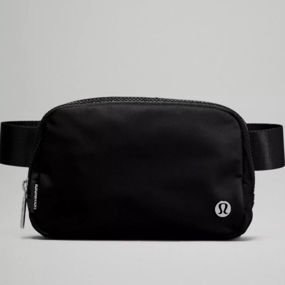 Lululemon Everywhere Belt Bag 1L WordMark Black Fanny Bag (New with tag)